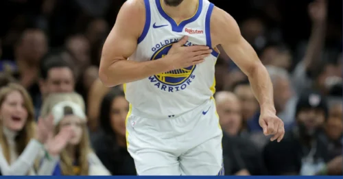 THE ENTIRE NBA IS ON NOTICE! Stephen Curry is demanding WARRIORS GO ALL-IN, targeting a MOUNTAINOUS superstar—either Giannis or LeBron—to complete the ultimate BIG THREE.