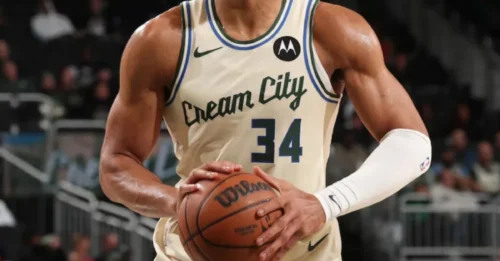 BOMSHELL IN BAY: New Warriors Rumors on Giannis, Kawhi Leonard, Jaren Jackson Jr. Trade Pursuits at NBA Deadline