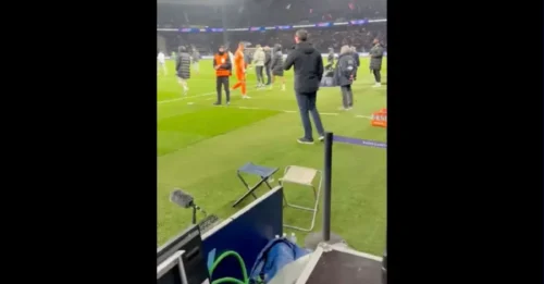 (Video) NO RESPECT, NO EXIT: Chelsea squad BODIES Jorgensen's escape route, forcing a U-turn that delivered the most passionate fan moment of the season.