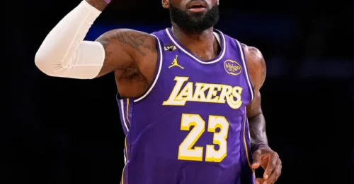 LEBRON JAMES REVEALS A SERIOUS NEW INJURY! 