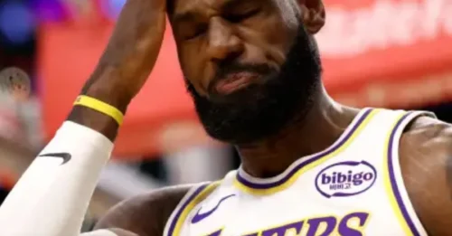 BOMSHELL: Important SAD Information Regarding LeBron James' FUTURE NBA Career Emerges Before the Lakers-Rockets Game—THE KING IS DEVASTATED