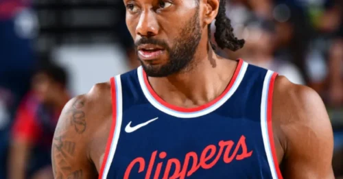 28.2 points. 6.4 rebounds. 3.6 assists. And he’s not in LA anymore — he’s in Golden State, where Stephen Curry and Draymond Green are about to turn him into a playoff weapon the NBA has NEVER seen. This is the END.