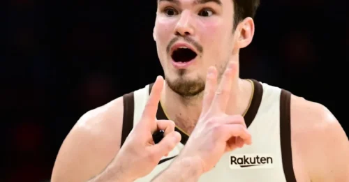 DISASTER LOOMING IN THE BAY: Warriors Big Man Fumbles a Golden Opportunity, and the Price Tag Is Immense.