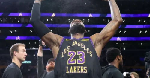 HISTORY. ERASED. RE-WRITTEN. LeBron James DOES IT AGAIN! At 41 years old, he just SURPASSED Kareem for the MOST WINS EVER. THIS IS NOT NORMAL!