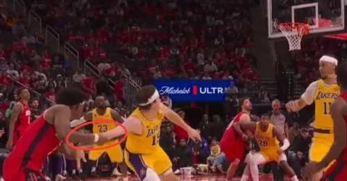 The NBA just got a NEW VILLAIN. Thompson’s “dirty play” on Reaves has the WHOLE LEAGUE TALKING. REPLAY PROVES IT.